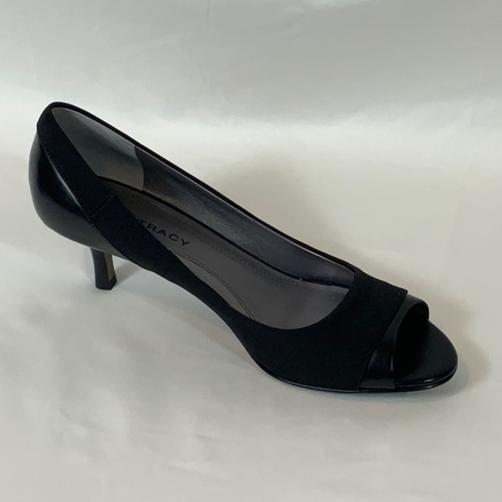 Ellen Tracy Isabella Open Toe Pumps.  New.